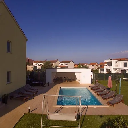 Mit Privatpool Fuer 12 Personen Ca 200 Qm In Fazana-surida, Istrien Istrische Riviera