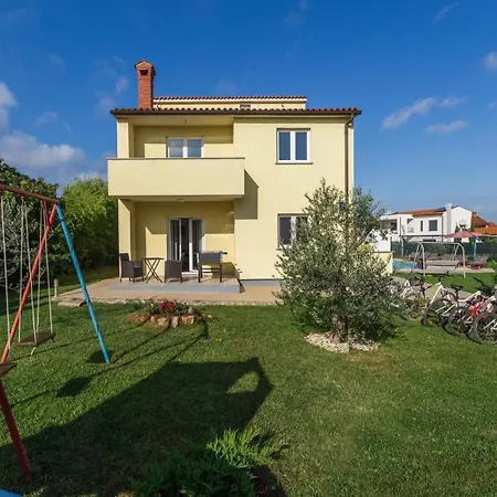 Mit Privatpool Fuer 12 Personen Ca 200 Qm In Fazana-surida, Istrien Istrische Riviera